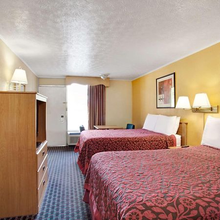 Days Inn By Wyndham Knoxville West Exterior photo