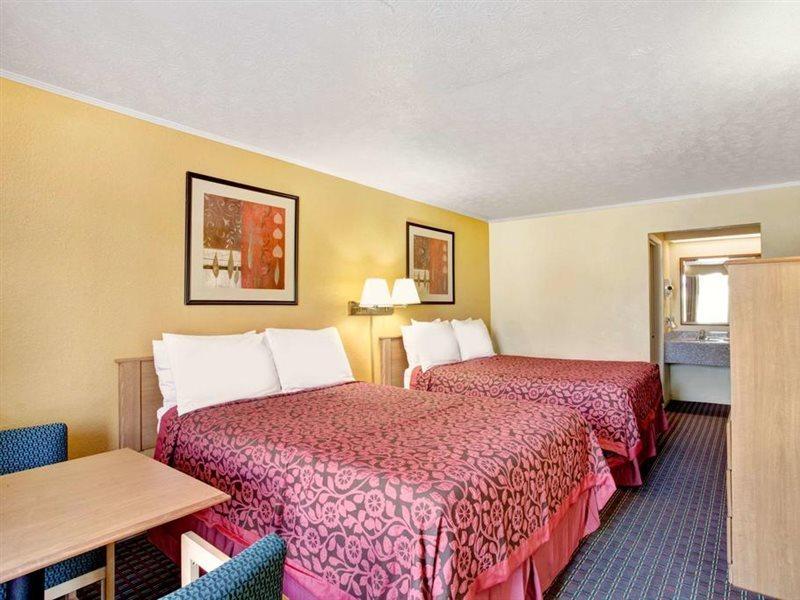 Days Inn By Wyndham Knoxville West Exterior photo