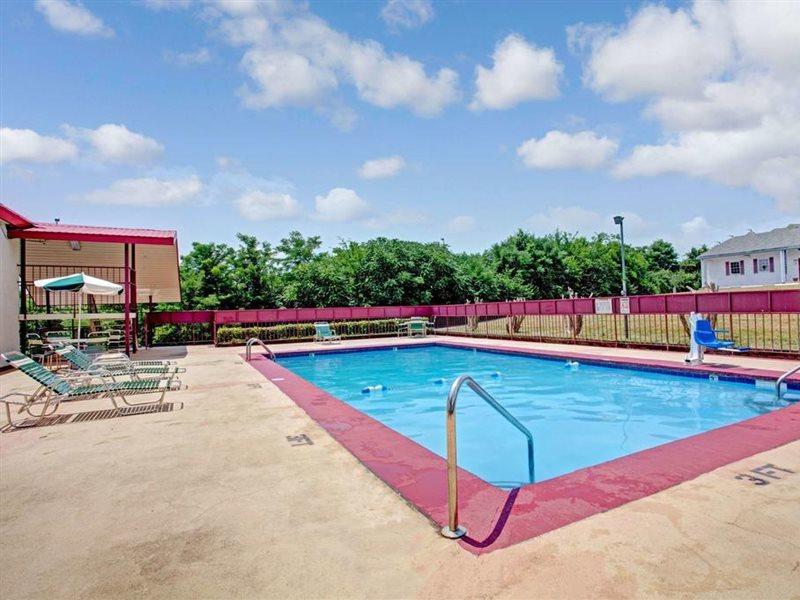 Days Inn By Wyndham Knoxville West Exterior photo