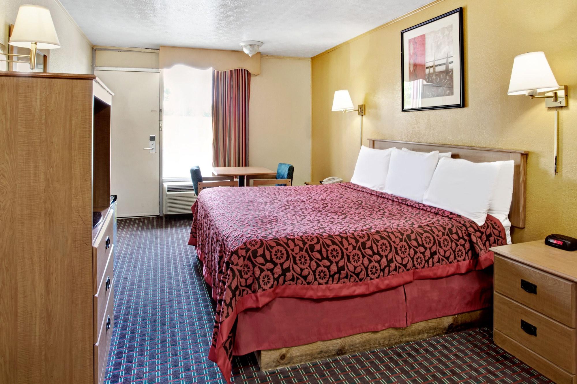 Days Inn By Wyndham Knoxville West Exterior photo