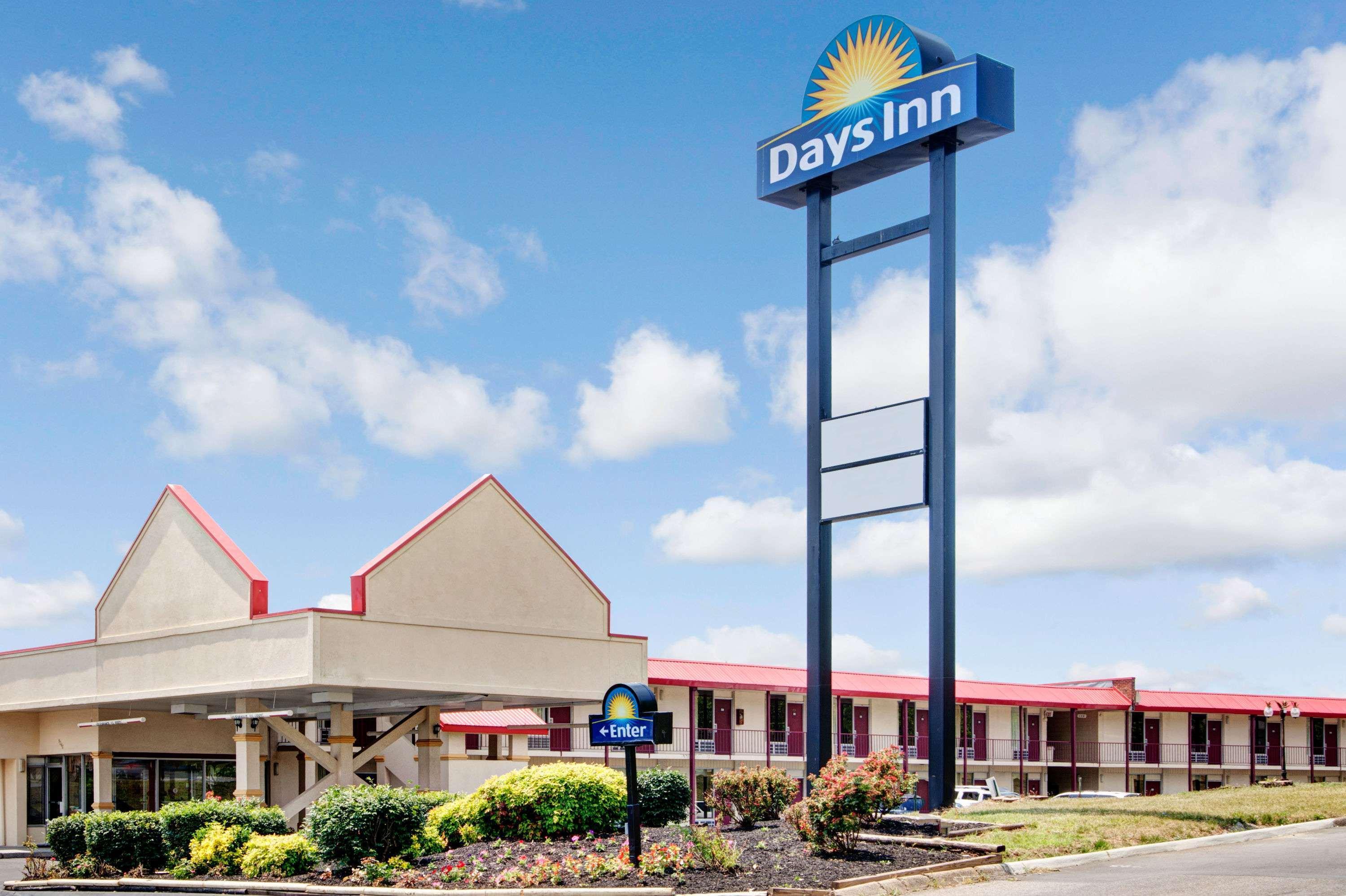 Days Inn By Wyndham Knoxville West Exterior photo