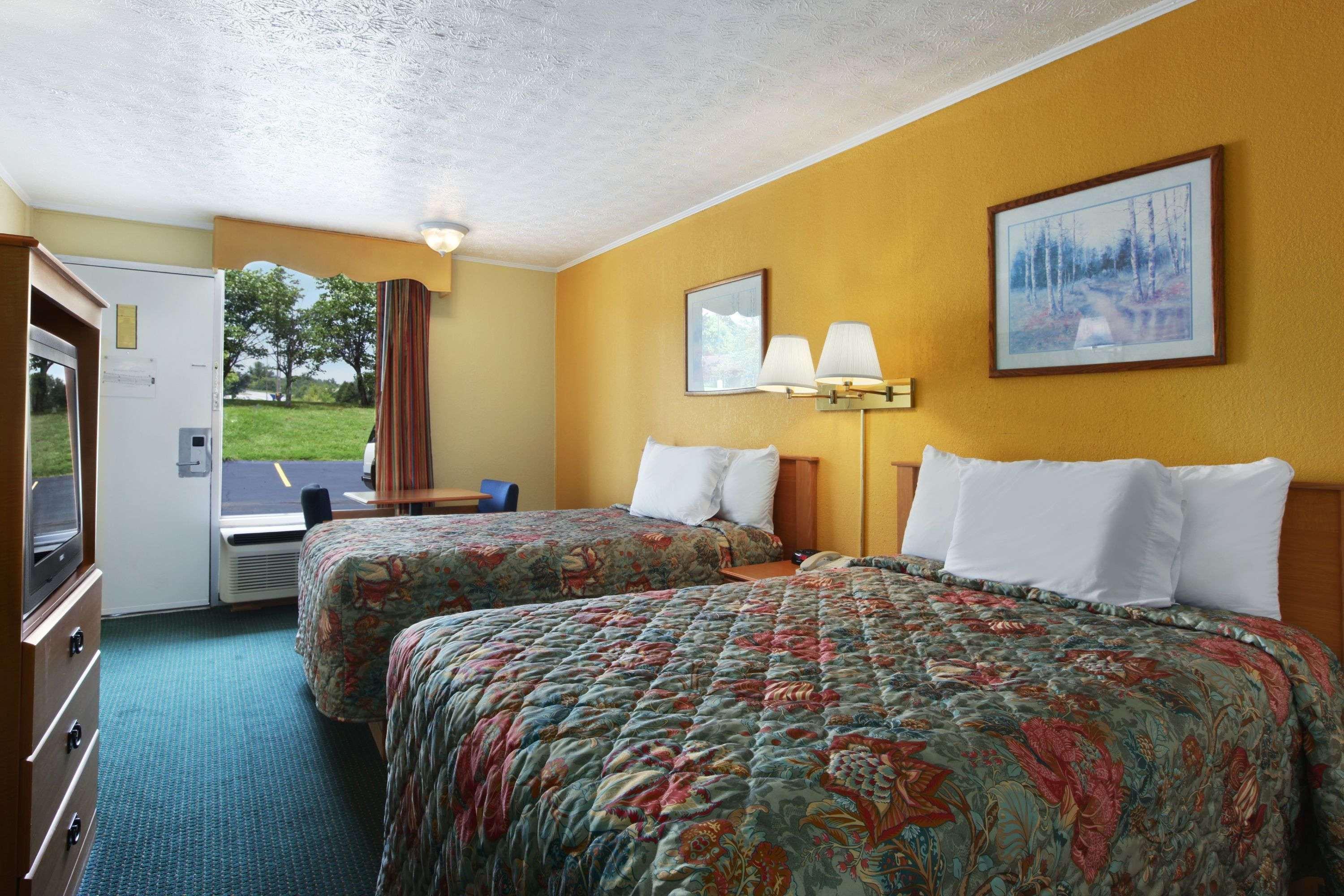 Days Inn By Wyndham Knoxville West Exterior photo