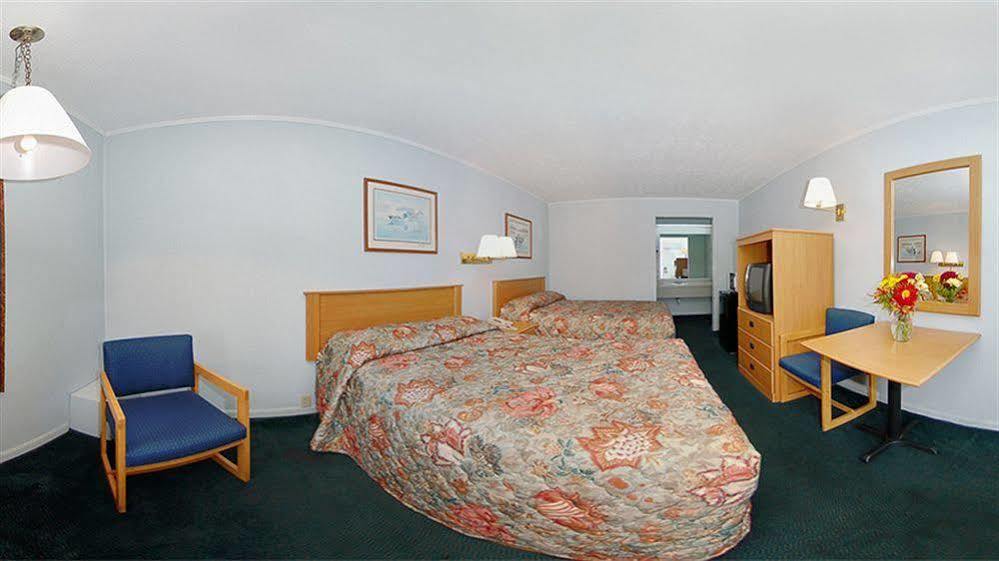 Days Inn By Wyndham Knoxville West Exterior photo