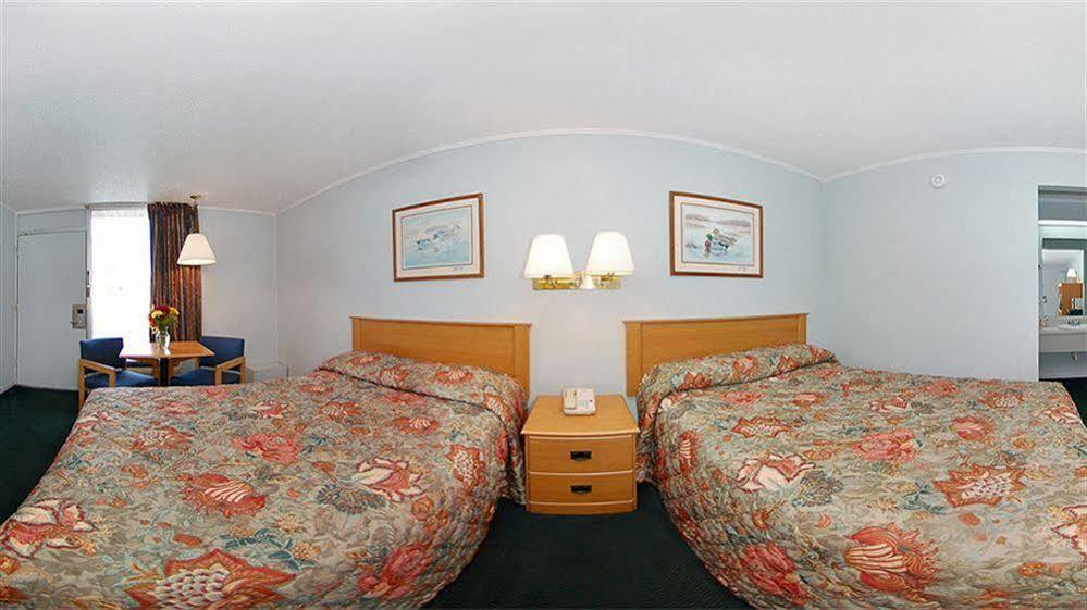 Days Inn By Wyndham Knoxville West Exterior photo